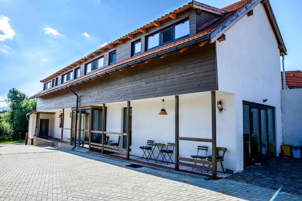 Lina Agropanzio Hotel Tomesti  Bagian luar foto