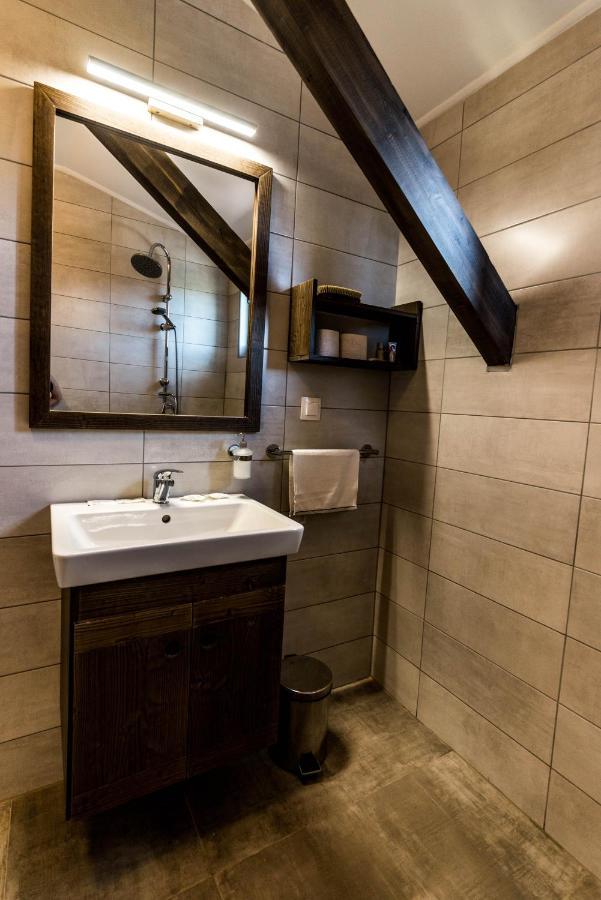 Lina Agropanzio Hotel Tomesti  Bagian luar foto