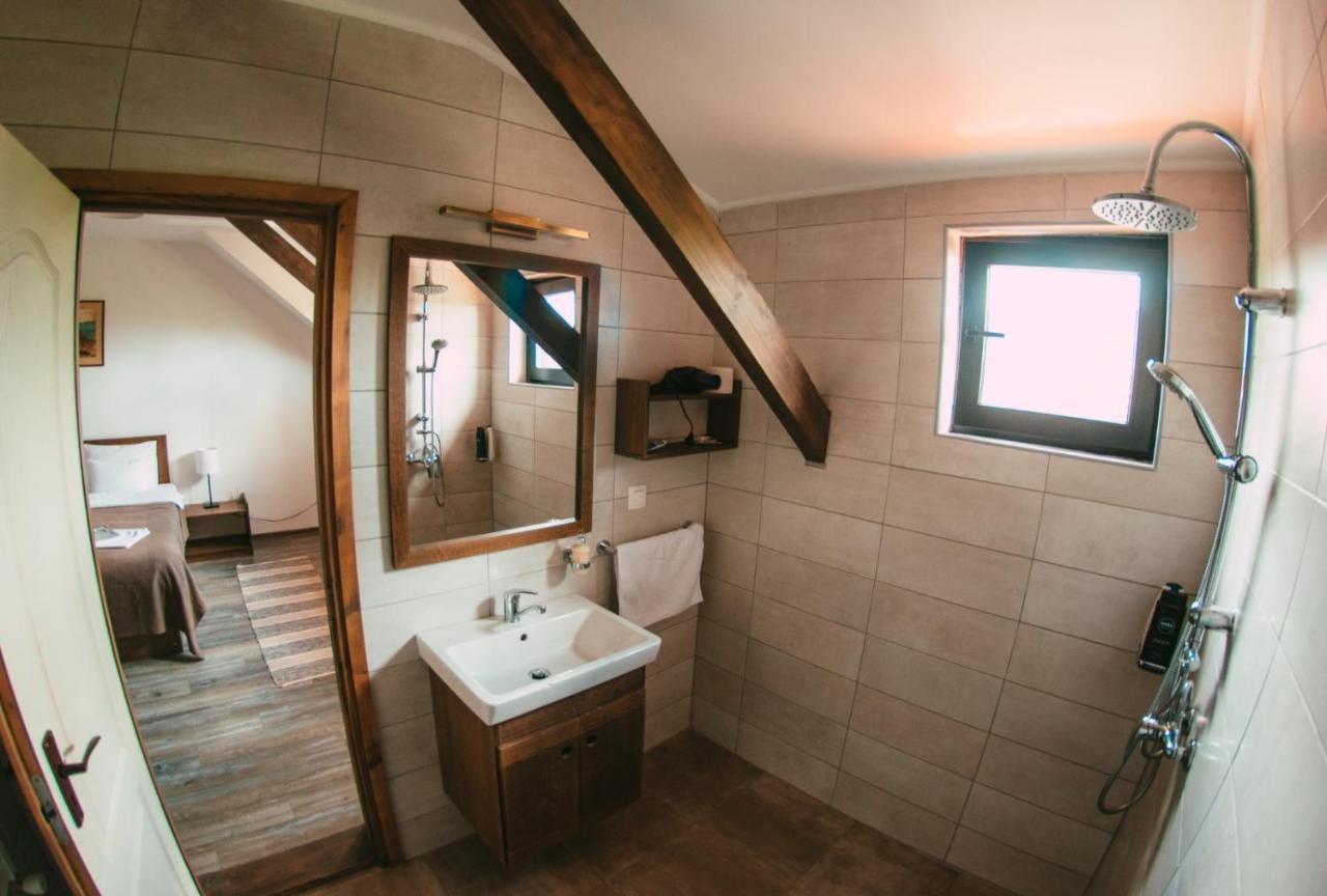 Lina Agropanzio Hotel Tomesti  Bagian luar foto
